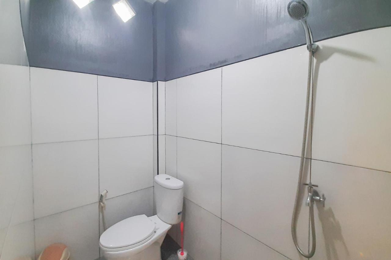 Delvia Bromo Homestay Mitra Reddoorz Pasuruan Exteriör bild