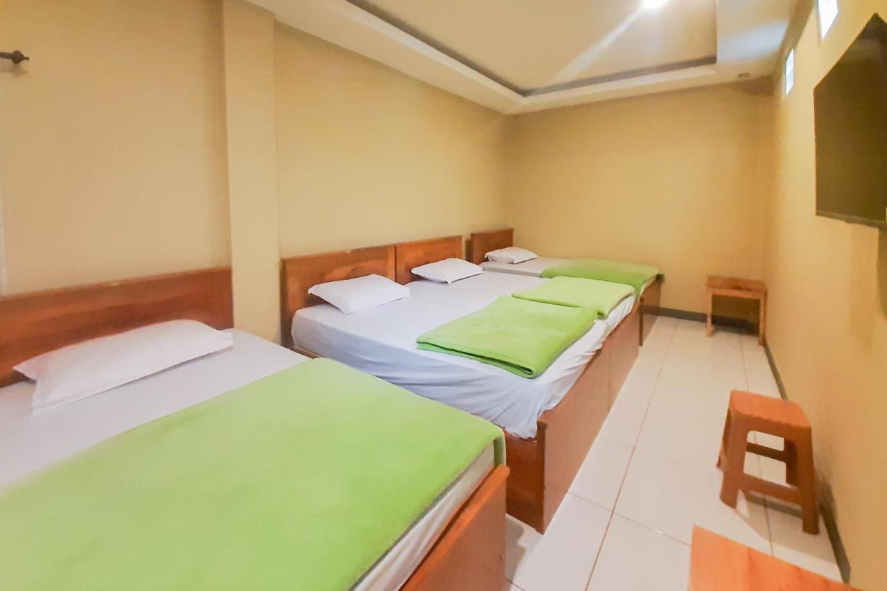 Delvia Bromo Homestay Mitra Reddoorz Pasuruan Exteriör bild
